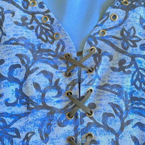 Spenser Jeremy Silk Sleeveless Lace-Up Tank Top, Blue Floral, M, NWT - Picture 3 of 8